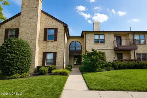 711 Wellington Pl, Aberdeen, NJ 07747