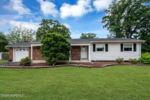 1075 Lucy Ln, Toms River, NJ 08753