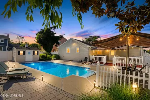 17 Sea Girt Ave W, Manasquan, NJ 08736
