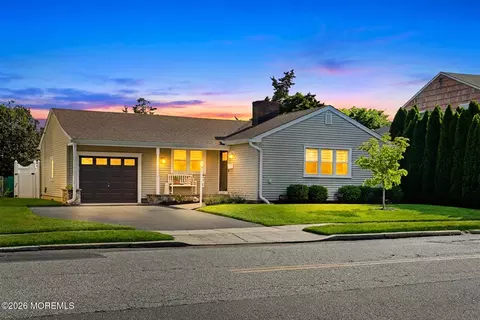 17 Sea Girt Ave W, Manasquan, NJ 08736