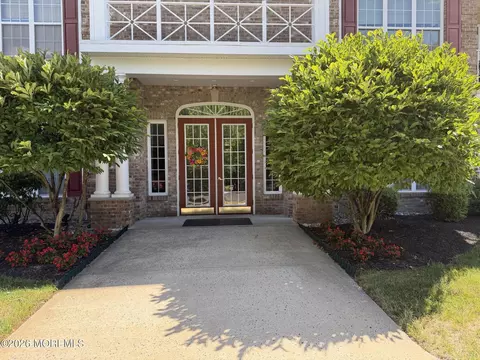 418 Sophee Ln, Lakewood, NJ 08701