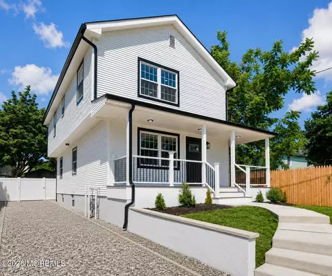 14 Van Dorn St, Keyport, NJ 07735