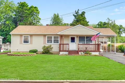 971 Stamler Dr, Toms River, NJ 08753