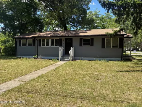 134 Red Bank Ave, Bayville, NJ 08721