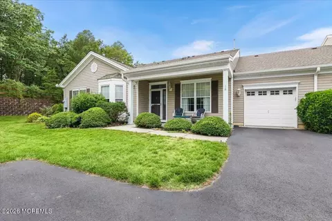 38 Autumntide Dr, Lakewood, NJ 08701