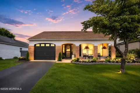 8 Dorset Rd, Manchester, NJ 08759