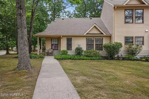 1900 Lilly Ln, Jackson, NJ 08527
