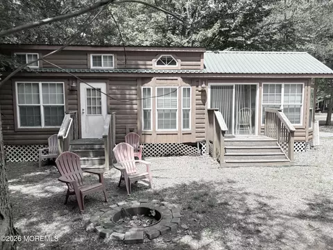 724 Monmouth Rd #15, Cream Ridge, NJ 08514