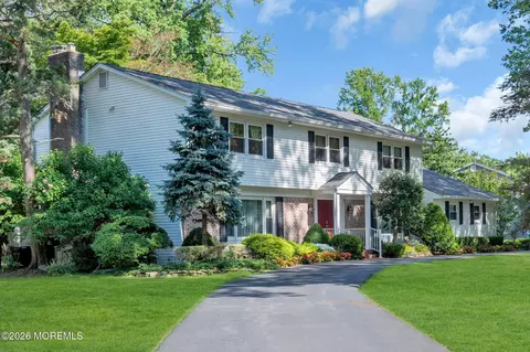 34 Kingsley Dr, Manalapan, NJ 07726