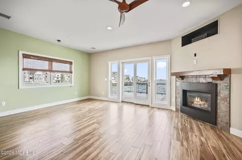 Living - 151 Vanard Dr, Brick, NJ 08723 photo 2 of 3