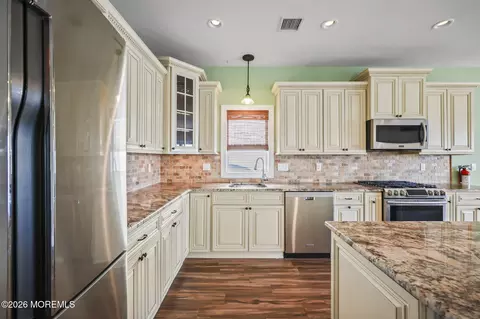 Kitchen - 151 Vanard Dr, Brick, NJ 08723 photo 2 of 6