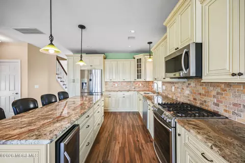 Kitchen - 151 Vanard Dr, Brick, NJ 08723 photo 4 of 6