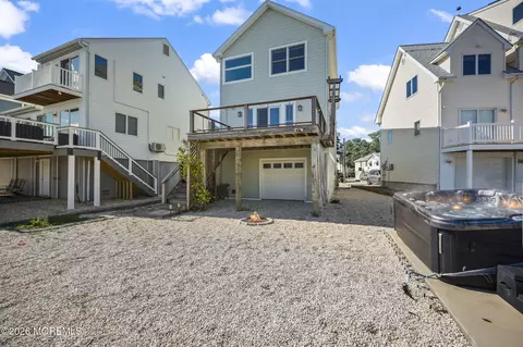 Exterior - 151 Vanard Dr, Brick, NJ 08723 photo 5 of 6