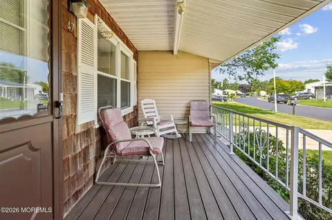 47 Hartford Rd, Whiting, NJ 08759