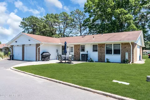 102 Buckingham Dr # A, Manchester, NJ 08759