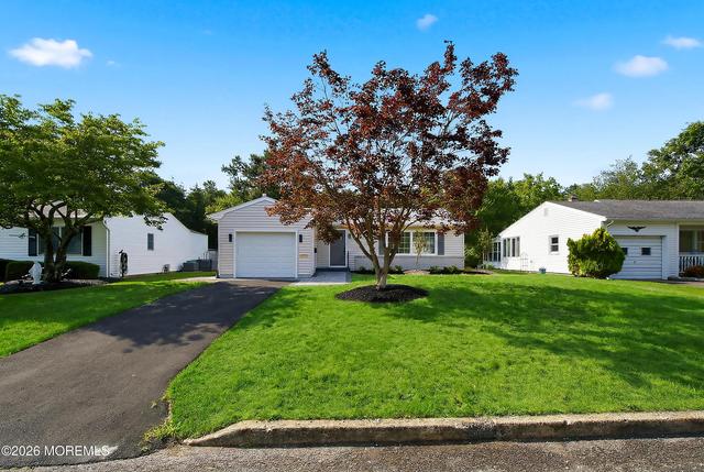 1023 Edgebrook Dr, Toms River, NJ 08757