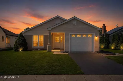 10 Saint Paul Pl, Manchester, NJ 08759