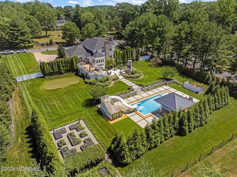 2 Liberty Ln, Perrineville, NJ 08535