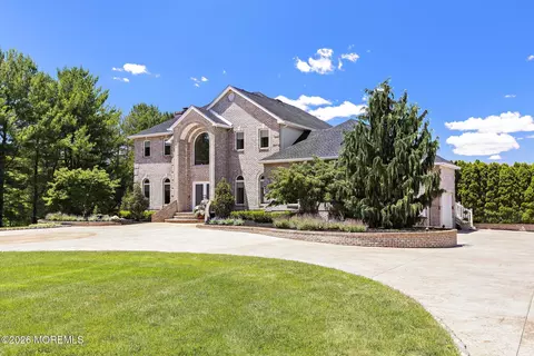 2 Liberty Ln, Perrineville, NJ 08535