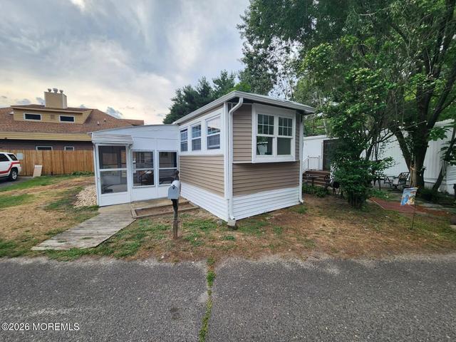 6 Pinewood Trl, Brick, NJ 08724
