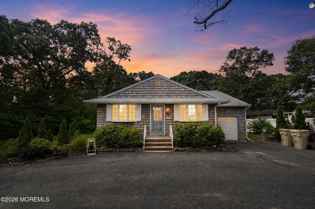 28 Cedar St, Bayville, NJ 08721
