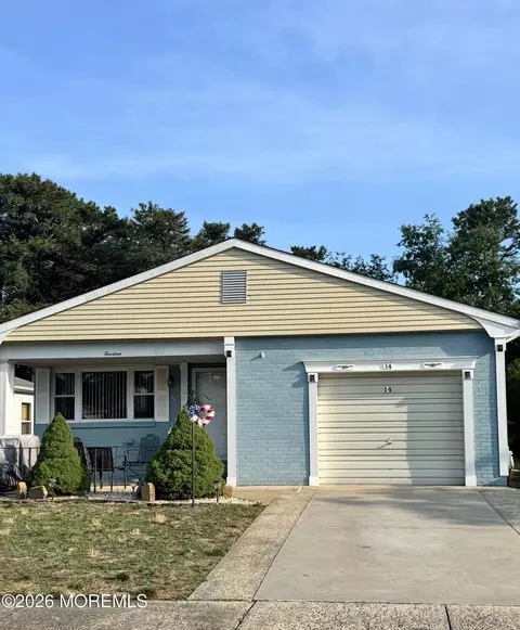 14 Gorginio Dr, Toms River, NJ 08757