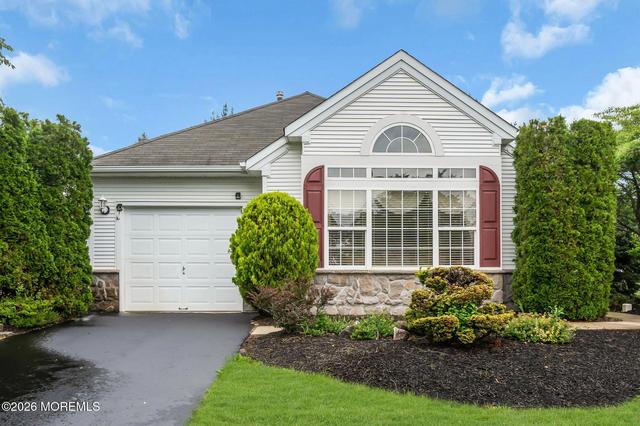 17 Falstaff Dr, Manchester, NJ 08759