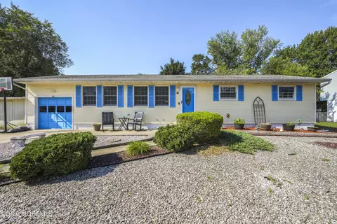 41 Goldweber Ave, Jackson, NJ 08527