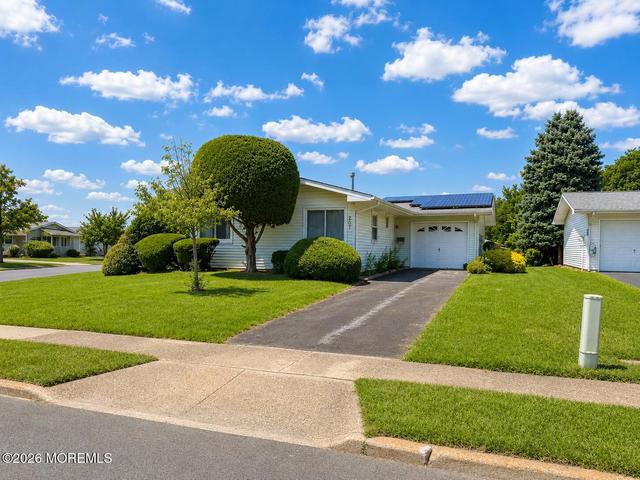 207 Central Blvd, Brick, NJ 08724