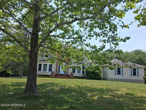31 Hunt Rd, Freehold, NJ 07728