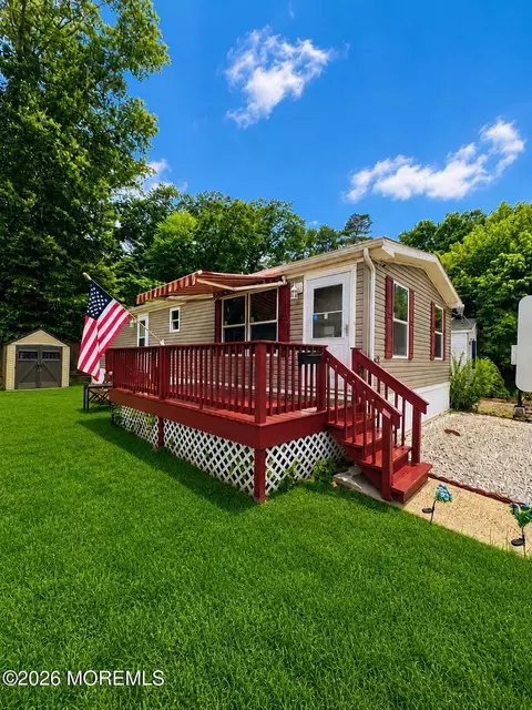 62 Stern Ave, Keansburg, NJ 07734