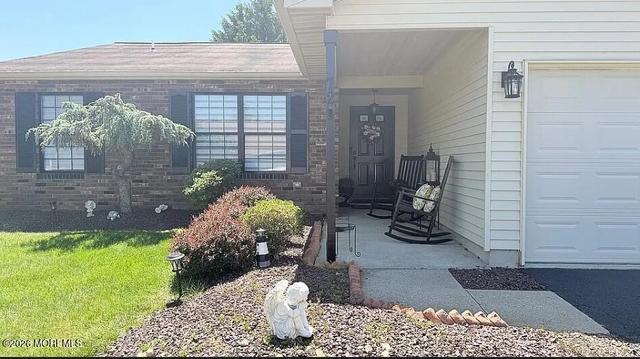 72 Clubhouse Ln, Marlboro, NJ 07746