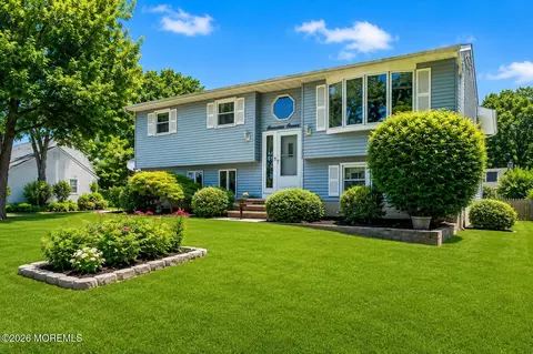 1711 Beverly St, Wall, NJ 07719