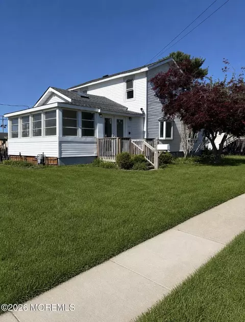 319 Church St, Lakehurst, NJ 08733