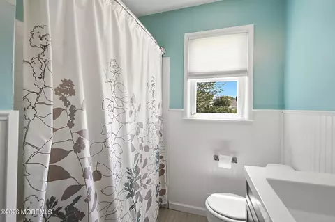 Bath - 412 Midstreams Rd, Brick, NJ 08724 photo 1 of 2