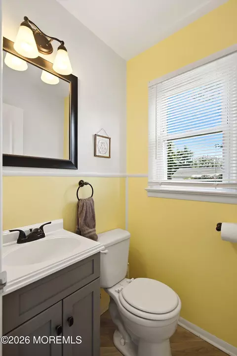 Bath - 412 Midstreams Rd, Brick, NJ 08724 photo 2 of 2
