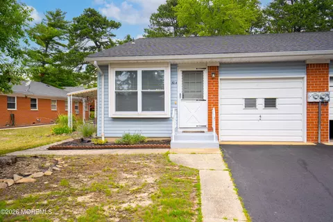 30 A Hancock Dr, Whiting, NJ 08759
