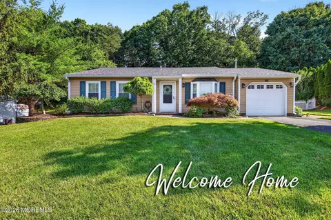 885 Yellowbank Rd, Toms River, NJ 08753