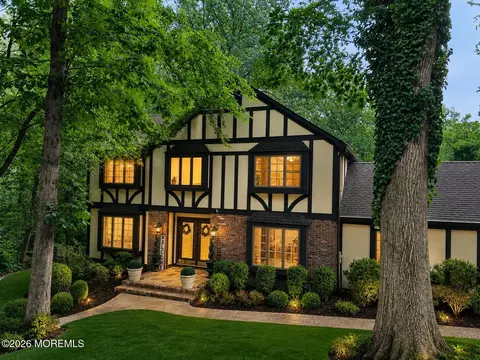 19 Stoney Brook Rd, Holmdel, NJ 07733