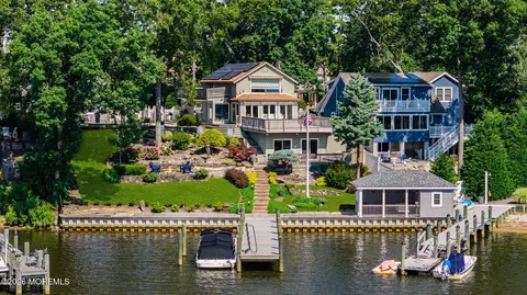 29 Robbins St, Brick, NJ 08724