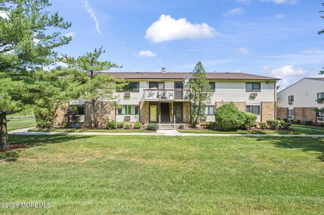 903 Cricket Ln, Woodbridge, NJ 07095