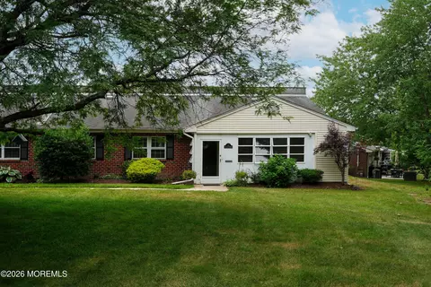 13 River Edge Dr, Brick, NJ 08724