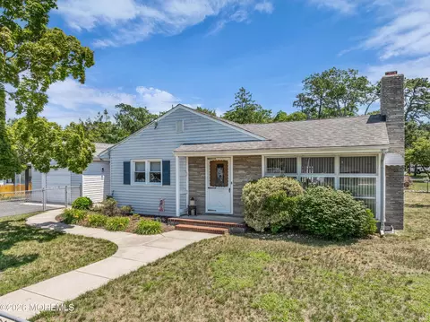 14 Larboard St, Beachwood, NJ 08722