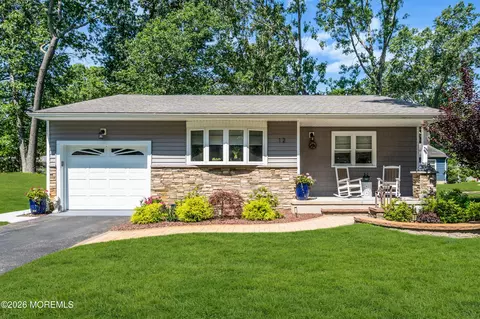 12 Roosevelt City Rd, Whiting, NJ 08759