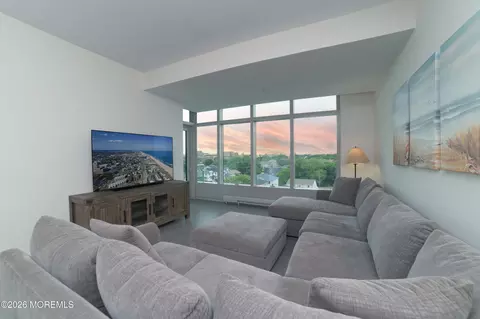 15 Morris Ave #525, Long Branch, NJ 07740