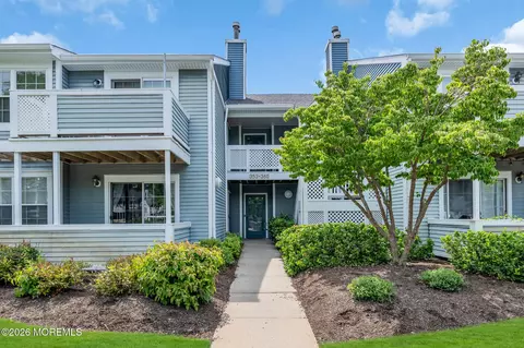 354 Sequoia Ct, Howell, NJ 07731