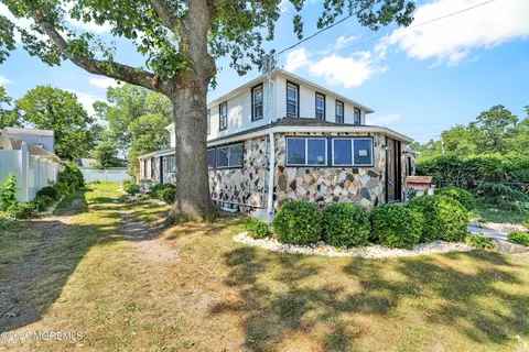 172 Park Ave, Keansburg, NJ 07734