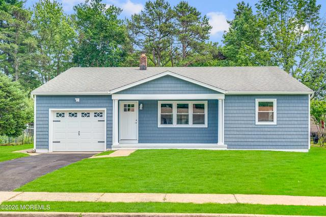 103 Edgewater Ct, Toms River, NJ 08757