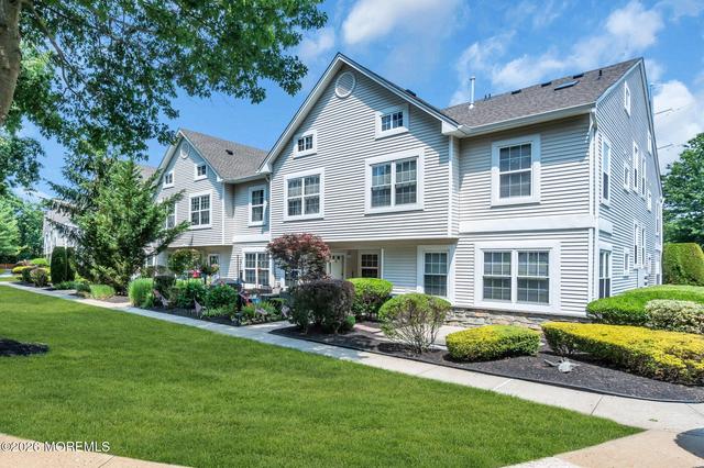 21 Forrest Ct, Tinton Falls, NJ 07753