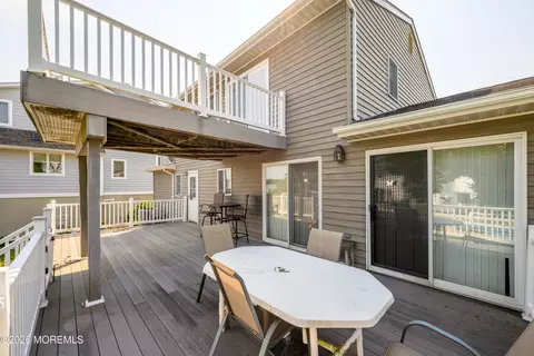 Exterior - 1 E Avalon Ave, Ocean Gate, NJ 08740 photo 4 of 8